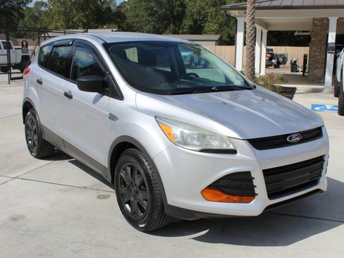 Used 2014 Ford Escape S image 3