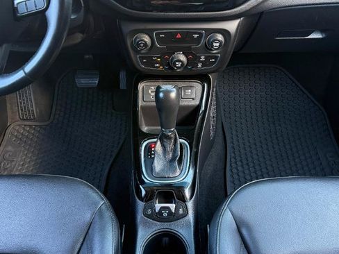 Used 2020 Jeep Compass Latitude FWD image 23