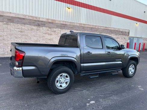 Used 2022 Toyota Tacoma SR5 RWD image 6