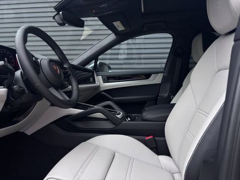 New 2026 Porsche Cayenne Coupe AWD/4WD image 4