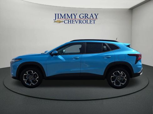 New 2026 Chevrolet Trax LT w/ Driver Confidence Package FWD image 2