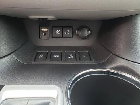 Used 2018 Toyota Highlander Limited Platinum image 17