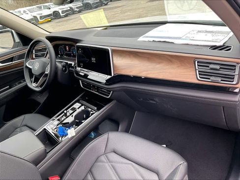 New 2026 Volkswagen Atlas SE image 10