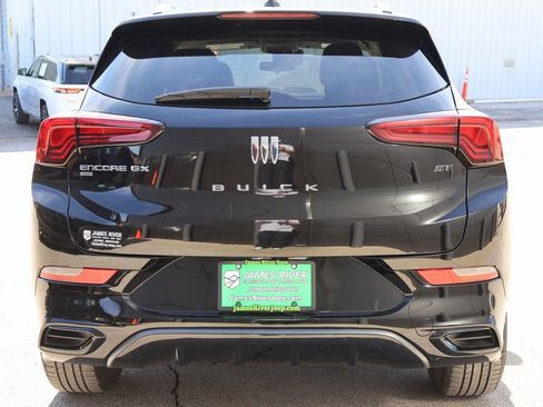 Used 2024 Buick Encore GX Sport Touring image 4