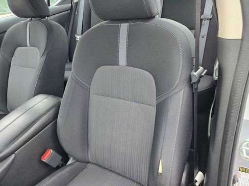 Used 2022 Nissan Sentra SV FWD image 14