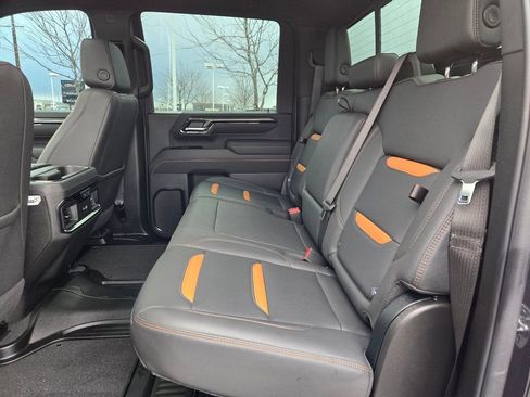 Used 2025 GMC Sierra 2500 AT4 w/ Technology Package image 5