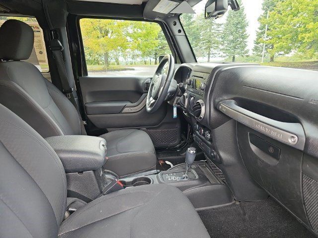 Used 2015 Jeep Wrangler Sport w/ Quick Order Package 24S AWD/4WD image 9