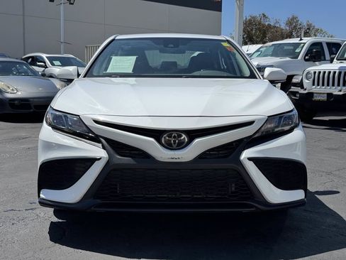 Used 2022 Toyota Camry SE FWD image 5