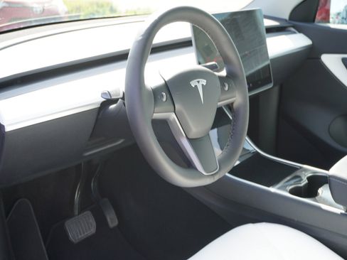 Used 2021 Tesla Model Y Long Range image 20