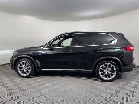 Used 2023 BMW X5 xDrive40i w/ Parking Assistance Package image 11