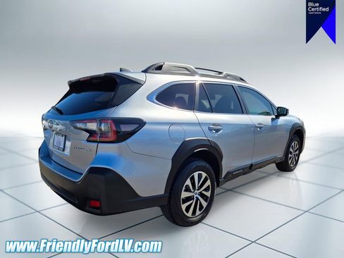 Used 2025 Subaru Outback Premium AWD/4WD image 6