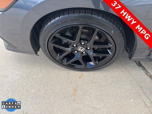 Used 2023 Honda Civic Sport image 32