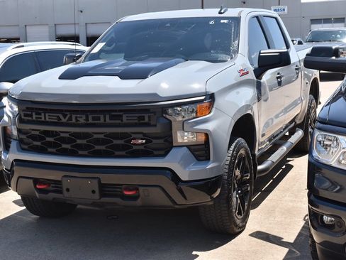 Used 2024 Chevrolet Silverado 1500 Custom Trail Boss AWD/4WD image 2
