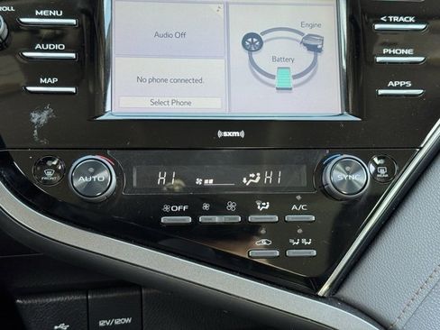 Certified 2020 Toyota Camry LE image 13