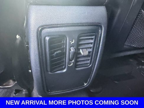Used 2019 Jeep Grand Cherokee Laredo RWD image 11