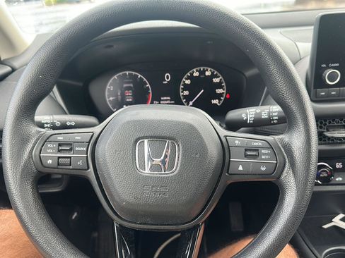 Used 2024 Honda HR-V LX image 11
