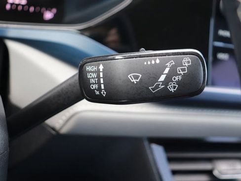 Used 2024 Volkswagen Taos SE image 23