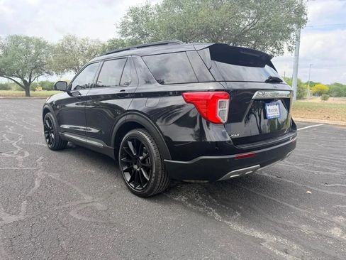 Used 2021 Ford Explorer XLT w/ Equipment Group 202A RWD image 5