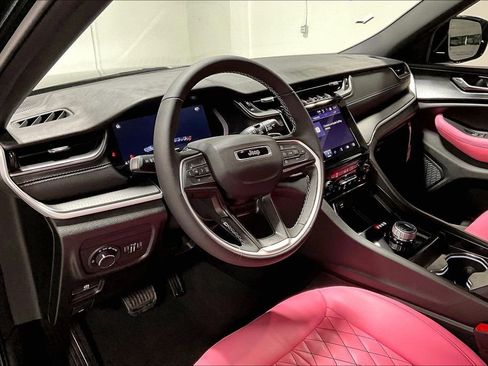 New 2025 Jeep Grand Cherokee Laredo image 28