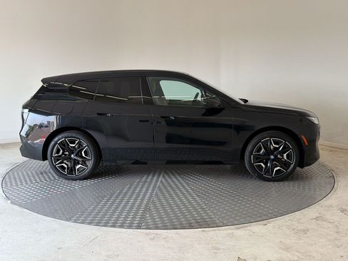 Used 2024 BMW iX xDrive50 w/ Sport Package AWD/4WD image 8