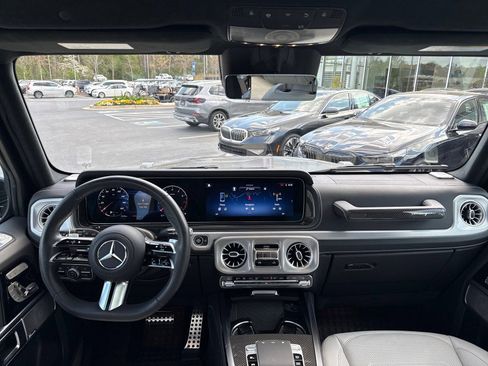 Used 2025 Mercedes-Benz G 550 image 11