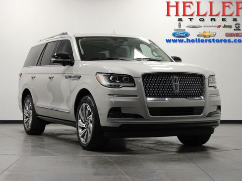 Used 2024 Lincoln Navigator Reserve AWD/4WD image 1