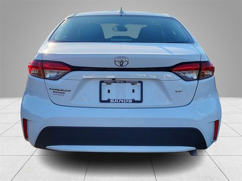 Used 2022 Toyota Corolla LE image 5