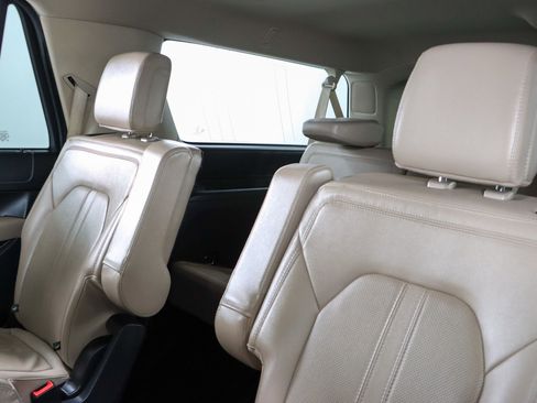 Used 2022 Ford Expedition Max Limited image 26