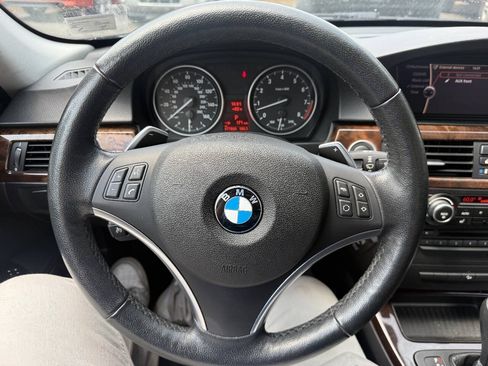 Used 2011 BMW 335i xDrive Sedan AWD/4WD image 11