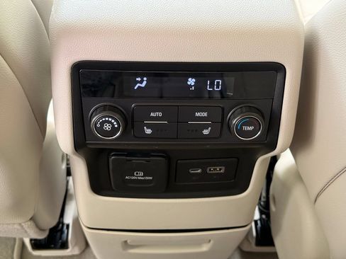 Used 2023 GMC Acadia Denali w/ Trailering Package FWD image 31