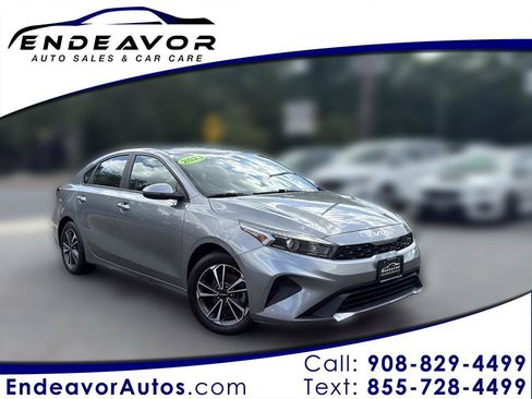 Used 2023 Kia Forte LXS w/ LXS Technology Package FWD image 1