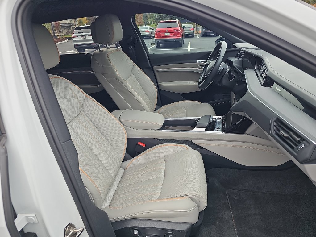 Used 2024 Audi Q8 e-tron Prestige w/ Prestige Package AWD/4WD image 11