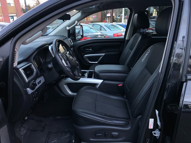 Used 2017 Nissan Titan PRO-4X AWD/4WD image 10