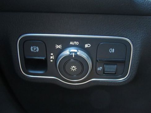 Used 2022 Mercedes-Benz EQB 300 4MATIC w/ Exclusive Package image 35