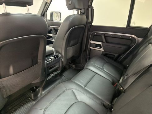 Used 2024 Land Rover Defender 110 S image 21