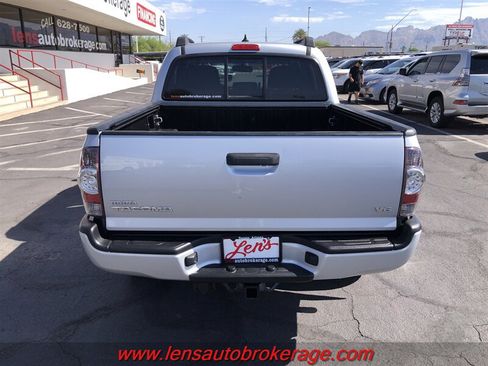 Used 2012 Toyota Tacoma 4x4 Double Cab w/ TRD Sport Pkg image 28