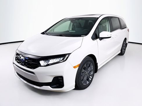 New 2026 Honda Odyssey Touring image 4