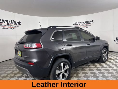 Used 2022 Jeep Cherokee Limited w/ Mopar Interior Package AWD/4WD image 5