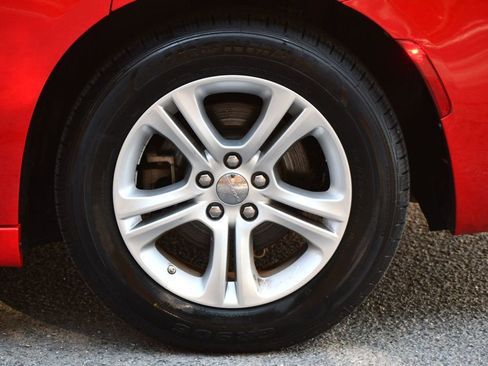 Used 2022 Dodge Charger SXT image 10