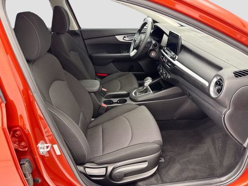 Used 2023 Kia Forte LXS w/ LXS Technology Package FWD image 19