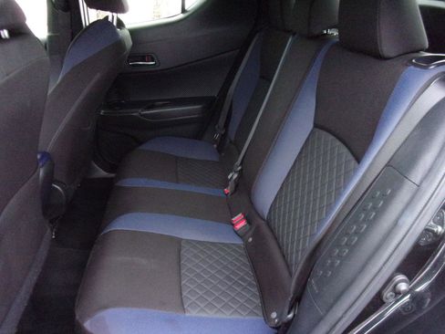 Used 2021 Toyota C-HR XLE image 10