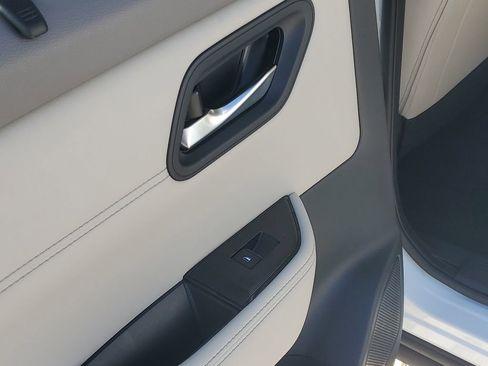 Certified 2026 Nissan Rogue SV w/ SV Premium Package FWD image 17