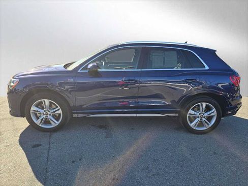 Used 2021 Audi Q3 2.0T Premium w/ Convenience Package AWD/4WD image 2