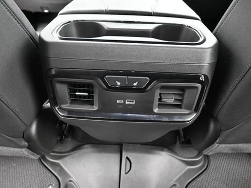 Used 2024 GMC Sierra 1500 AT4 w/ Technology Package AWD/4WD image 22