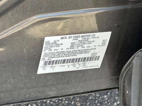 Used 2020 Ford Edge Titanium AWD/4WD image 18