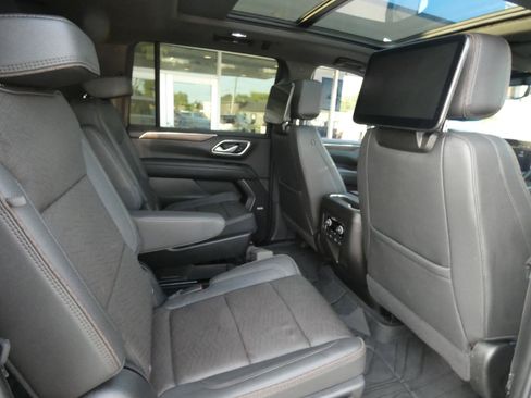 Certified 2024 Chevrolet Suburban High Country w/ Advanced Technology Package AWD/4WD image 18