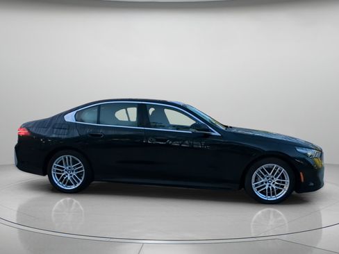 Used 2025 BMW 530i RWD image 33