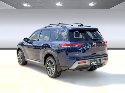 New 2026 Nissan Pathfinder Platinum FWD image 3