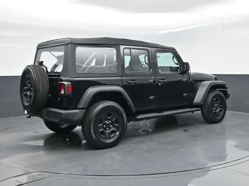 Used 2022 Jeep Wrangler Unlimited Sport AWD/4WD image 8