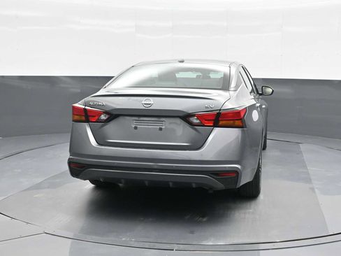 Used 2024 Nissan Altima 2.5 SV image 8